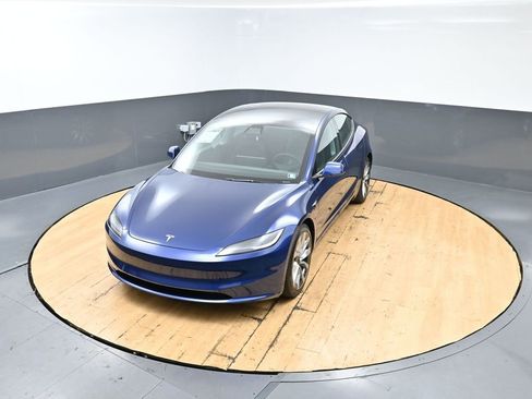 Used 2024 Tesla Model 3 Standard Range RWD image 6