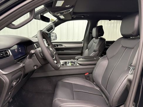 New 2026 Jeep Grand Wagoneer Limited AWD/4WD image 18