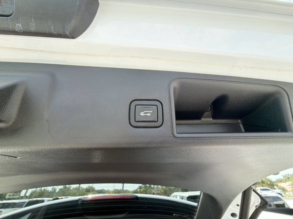 Certified 2021 GMC Terrain SLE w/ Driver Convenience Package FWD image 27