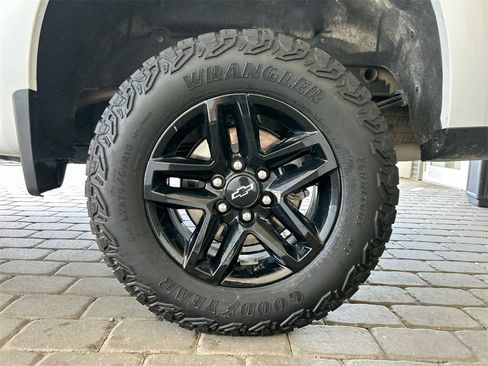 Used 2024 Chevrolet Silverado 1500 LT Trail Boss w/ Protection Package image 45