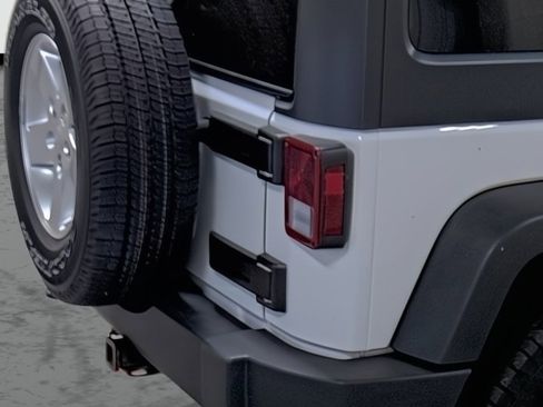 Used 2014 Jeep Wrangler Unlimited Sport w/ Quick Order Package 24S AWD/4WD image 13