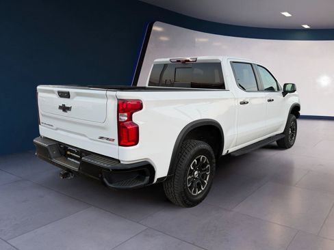 Used 2024 Chevrolet Silverado 1500 ZR2 w/ Technology Package AWD/4WD image 5