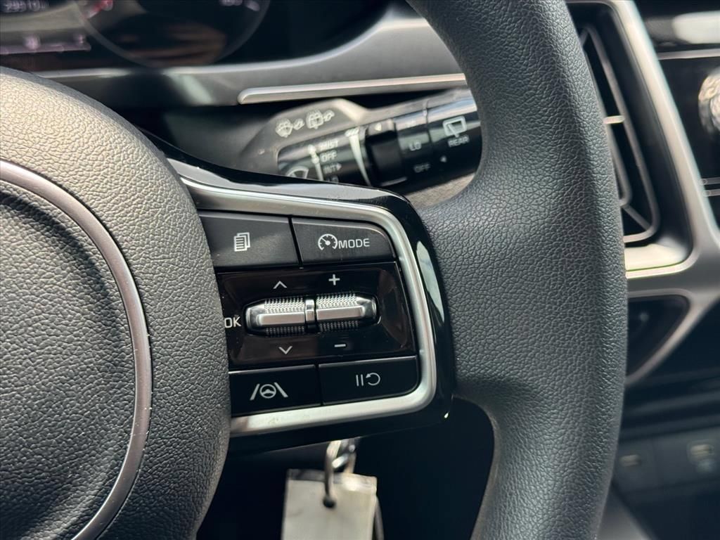 Certified 2023 Kia Sorento LX FWD image 18