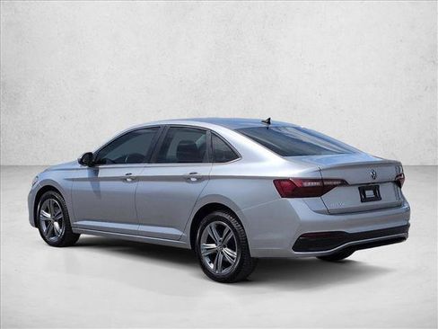 Used 2022 Volkswagen Jetta SE FWD image 6