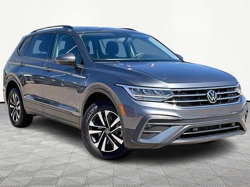 Used 2022 Volkswagen Tiguan S image 11