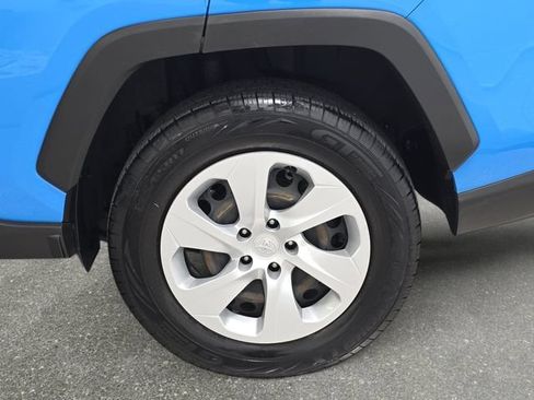 Used 2019 Toyota RAV4 LE w/ All Weather Liner Package AWD/4WD image 29