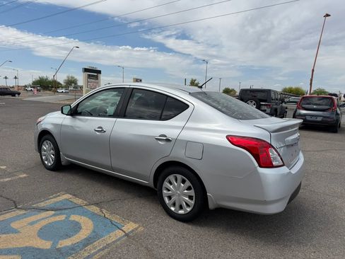 Used 2015 Nissan Versa SV FWD image 7