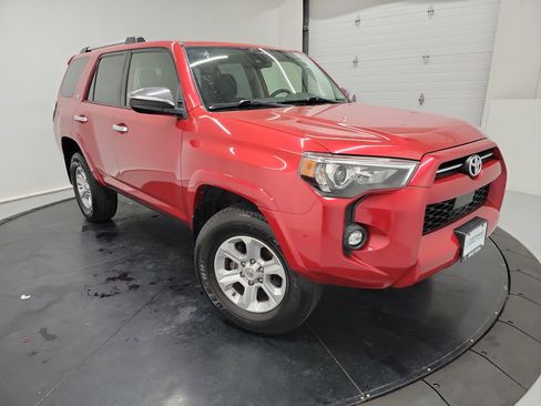 Used 2021 Toyota 4Runner SR5 AWD/4WD image 1