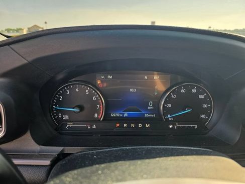 Used 2021 Ford Explorer Limited w/ Equipment Group 301A AWD/4WD image 16