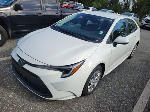 Used 2025 Toyota Corolla LE FWD image 8