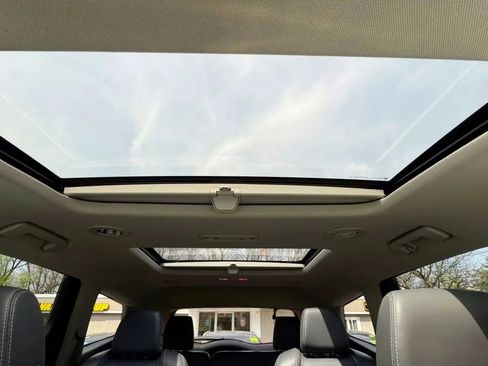 Used 2018 Buick Enclave Essence image 25