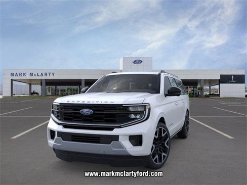 New 2026 Ford Expedition Max Platinum image 2