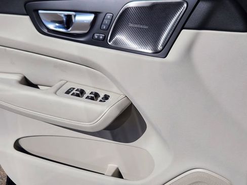New 2026 Volvo XC60 T8 Ultra w/ Climate Package AWD/4WD image 9