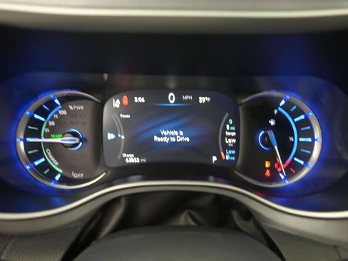 Used 2024 Chrysler Pacifica Limited FWD image 36