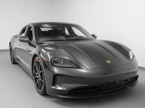 New 2025 Porsche Taycan image 10