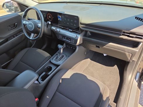 Used 2025 Hyundai Kona SEL FWD image 16