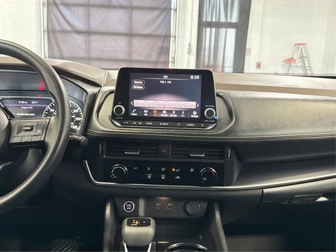 Used 2021 Nissan Rogue S image 17