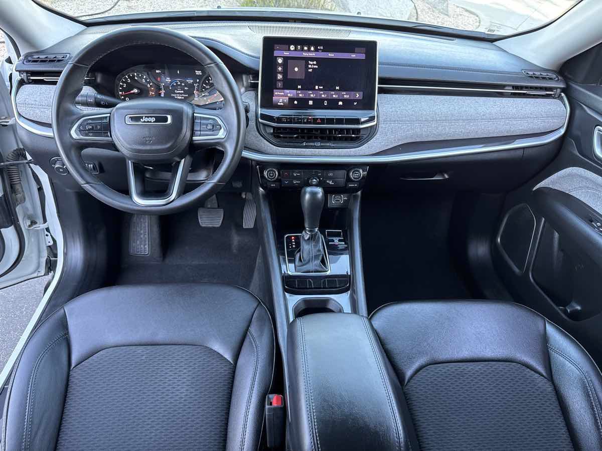 Used 2022 Jeep Compass Latitude FWD image 6