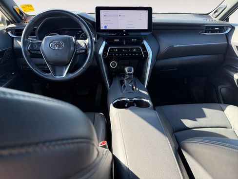 Used 2024 Toyota Venza XLE AWD/4WD image 15
