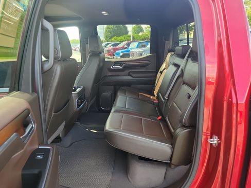 Used 2024 GMC Sierra 1500 Denali w/ Denali Reserve Package AWD/4WD image 11