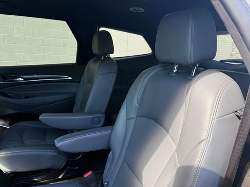 Used 2024 Buick Enclave Premium image 23