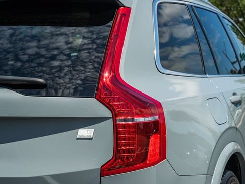 Certified 2024 Volvo XC90 T8 Plus w/ Protection Package Premier AWD/4WD image 7
