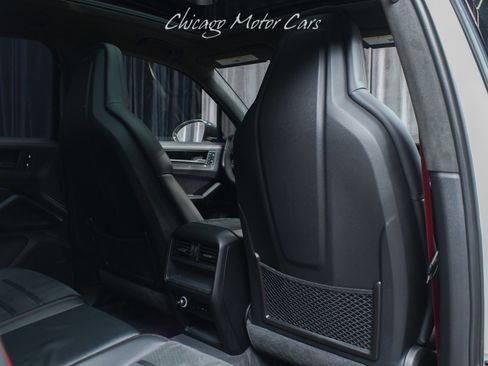 Used 2025 Porsche Cayenne GTS AWD/4WD image 25