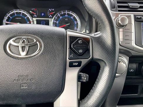 Used 2017 Toyota 4Runner SR5 Premium image 11