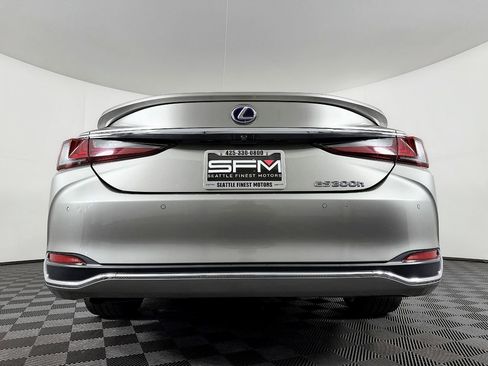 Used 2019 Lexus ES 300h w/ Premium Package FWD image 11
