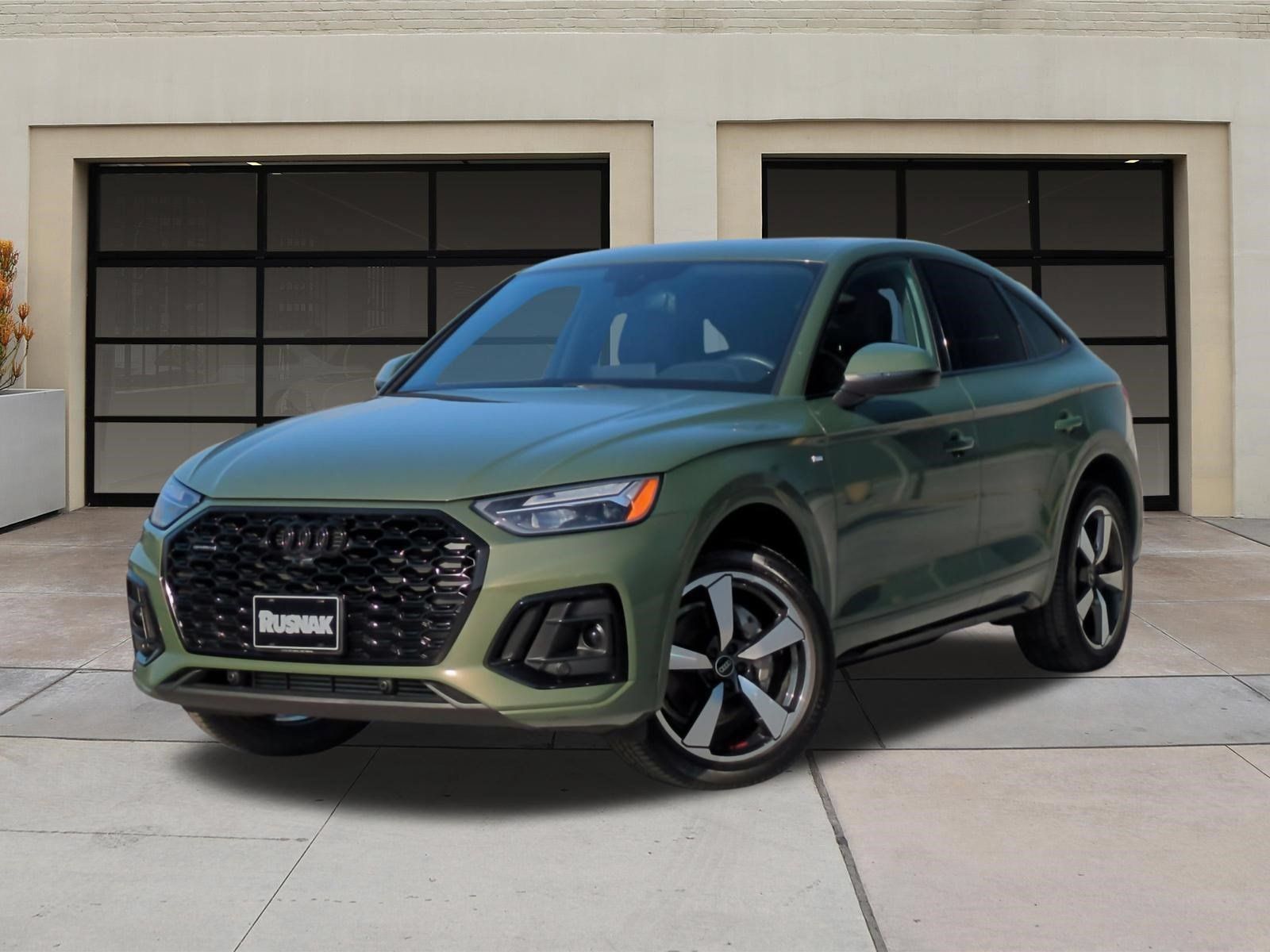 Used 2023 Audi Q5 2.0T Premium Plus w/ Premium Plus Package AWD/4WD image 3