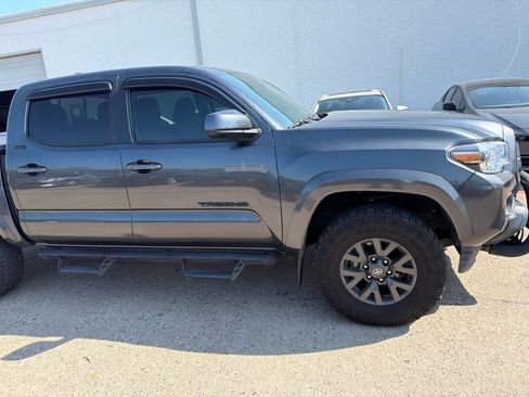 Used 2023 Toyota Tacoma SR5 RWD image 3