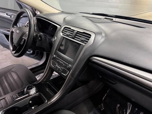 Used 2018 Ford Fusion SE w/ Fusion SE Technology Package image 53