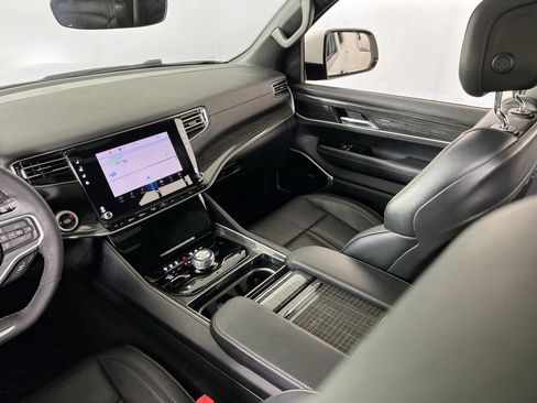 Used 2022 Jeep Wagoneer Series III w/ Premium Group I image 24