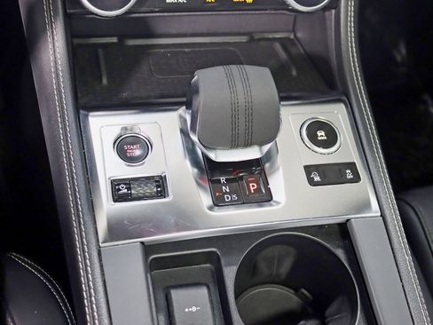 Used 2024 Jaguar F-PACE R-Dynamic S image 23