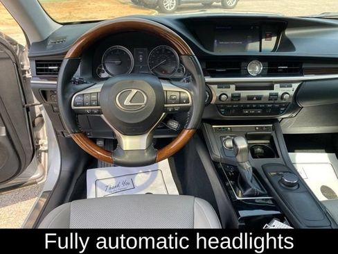 Used 2018 Lexus ES 350 w/ Premier Package FWD image 8