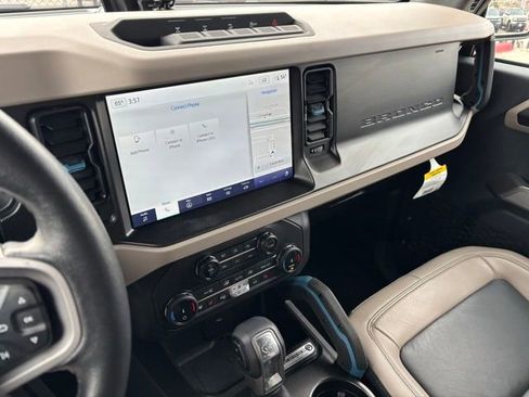 Used 2022 Ford Bronco Wildtrak image 34