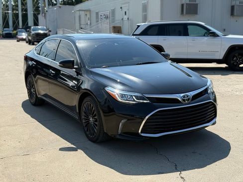 Used 2018 Toyota Avalon Touring w/ All Weather Liner Package FWD image 4