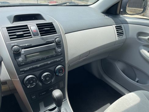 Used 2013 Toyota Corolla L FWD image 43