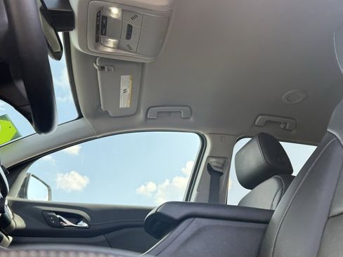 Used 2023 GMC Acadia SLT w/ Elevation Edition image 12