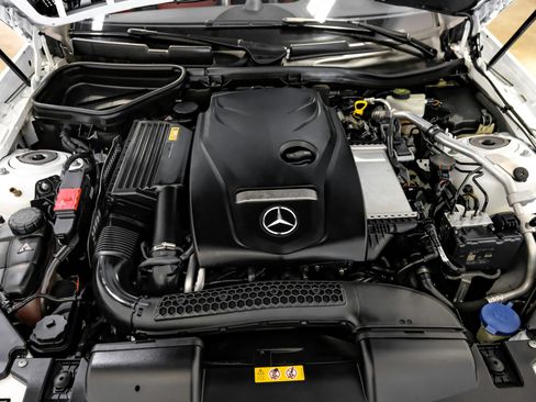Used 2017 Mercedes-Benz SLC 300 image 39