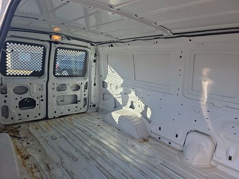 Used 2003 Ford E-150 and Econoline 150 image 12