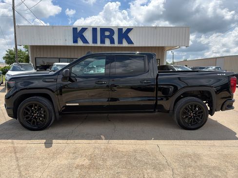 Used 2023 GMC Sierra 1500 Elevation AWD/4WD image 2