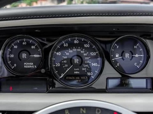 Used 2014 Rolls-Royce Phantom Drophead Coupe image 60