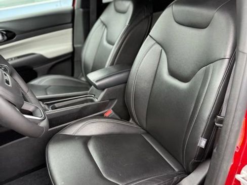 Used 2025 Jeep Compass Limited AWD/4WD image 9