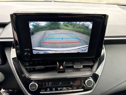 Used 2024 Toyota Corolla LE FWD image 20