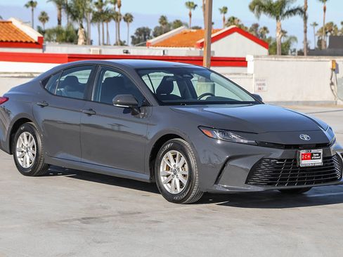 Certified 2025 Toyota Camry LE FWD image 5
