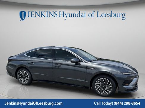 New 2026 Hyundai Sonata SEL FWD image 2