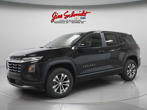 New 2026 Chevrolet Equinox LT FWD image 2