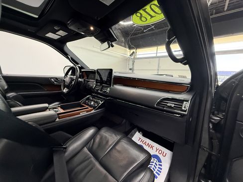 Used 2018 Lincoln Navigator Select w/ Technology Package image 26