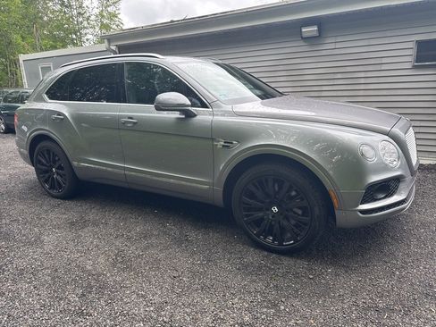 Used 2018 Bentley Bentayga Activity image 2